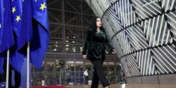 Osmani në Kopenhagë për Samitin e Komunitetit Politik Europian, Kosova me fusnotë në njoftimin e BE’së për ngjarjen