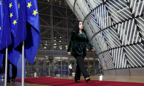 Osmani në Kopenhagë për Samitin e Komunitetit Politik Europian, Kosova me fusnotë në njoftimin e BE’së për ngjarjen