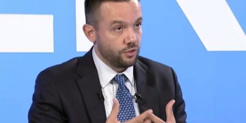 Arian Tahiri komenton Faton Pecin: Më vjen keq për qasjen e tij, qytetarët e Mitrovicës nuk janë arrogantë, mendjemëdhenj e përçarës