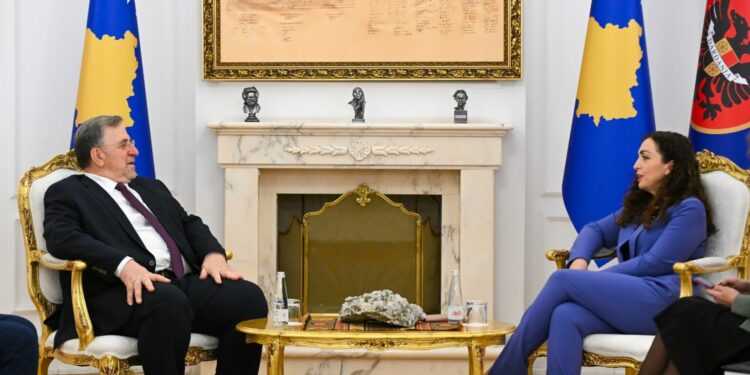 Presidentja Osmani priti Kryemyftiun Tërnava, flasin për angazhimin e BIK-ut në forcimin e pozitës ndërkombëtare të shtetit