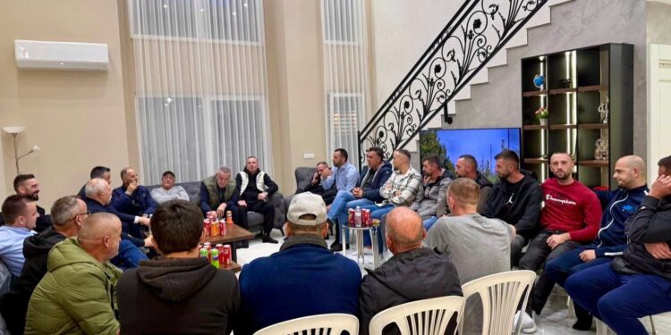 Tahiri vazhdon takimet me qytetarë: Do ndërtojmë duke dëgjuar njëri-tjetrin