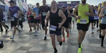 Ramush Haradinaj i bashkohet maratonës së Tiranës në vrapim