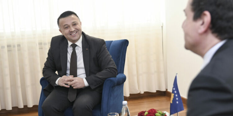 A ka komunikuar me Kurtin për krijimin e qeverisë? Tregon deputeti Berisha