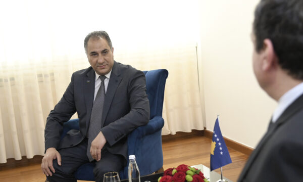 Kinolli nga komuniteti rom: Me Kurtin u morëm vesh për një ministri, me gjasë do të na e japë Zhvillimin Rajonal