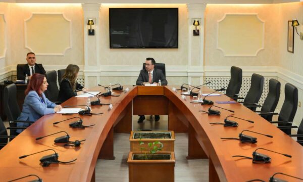 Sot mblidhet kryesia e kuvendit, dy pika në rend të ditës