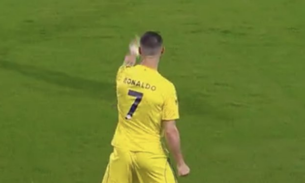 Ronaldo e shënon golin e 950-të në karrierë, Al Nassr fiton ndaj Al Hazem