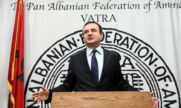Albin Kurti: Përpiqem t’i edukoj e t’i formoj Edi Ramën dhe partnerët ndërkombëtarë me aftësitë e mia, kam dallime me ta
