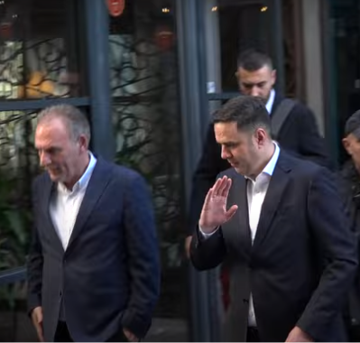 Abdixhiku kopjon pak Kurtin e Vetëvendosjen në raport me mediat