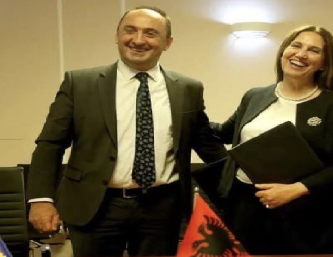 ‘Dramë’ për Liburnin: Balluku e emëron shef të Portit të Durrësit, Kumbaro e fshin postimin