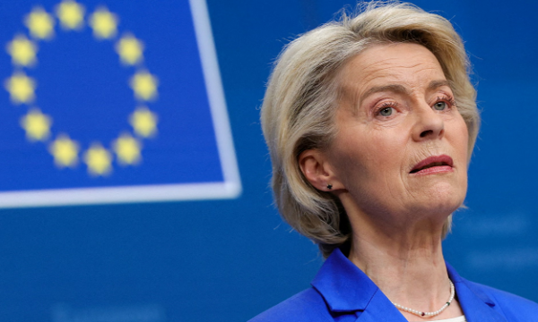 “Sulmet ruse synojnë të na lodhin, të na ndajnë, por Europa po përgjigjet me unitet”, thotë von der Leyen