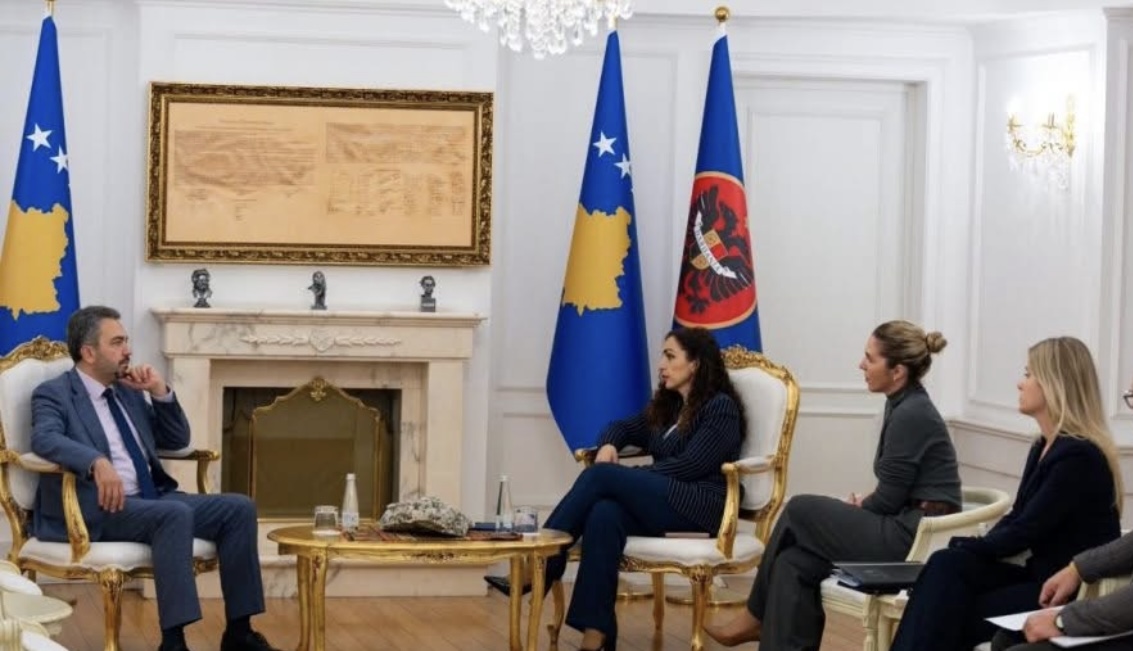 Hallakamë me zgjedhje, presidentja e pret në takim kryetarin e KQZ-së