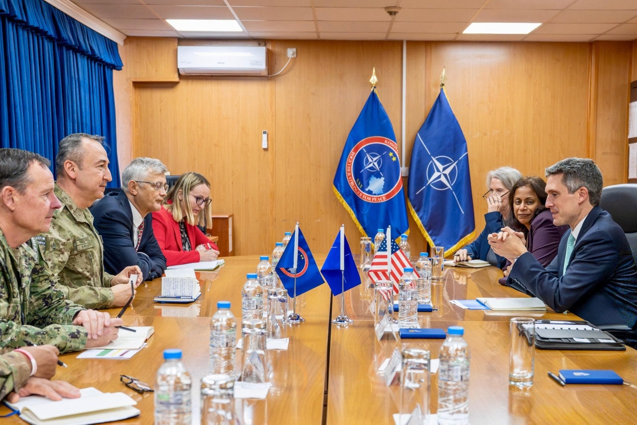 Ulutash e pret zyrtarin e lartë amerikan, flasin për sigurinë dhe dialogun