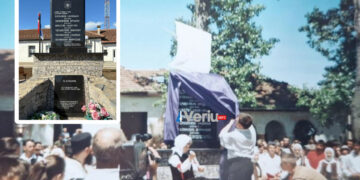 Ekskluzive: Pllaka përkujtimore në Prelluzhë ishte vendosur në vitin 2003, foto e ceremonisë demanton fushatën denigruese të VV-së