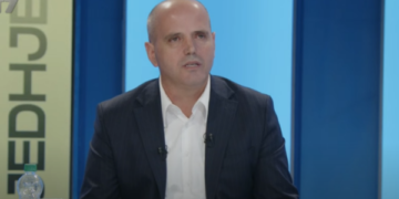 “Ku invalidë, çfarë invalidi bre” Hyseni ndaj deklaratës së Bulliqit: Mu plagos babai, nëna, vëllai e motra – Të nesërmen ma vranë vëllain 22 vjeçar