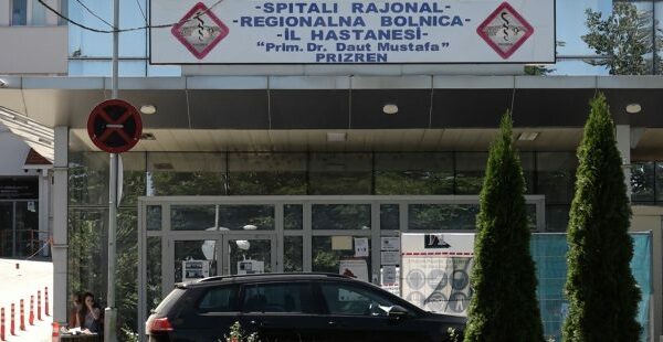 Rasti i rëndë i dhunës në familje në Prizren, nënë e bijë në mjekim intensiv, plagët me thikë “në pjesë të ndryshme të trupit”