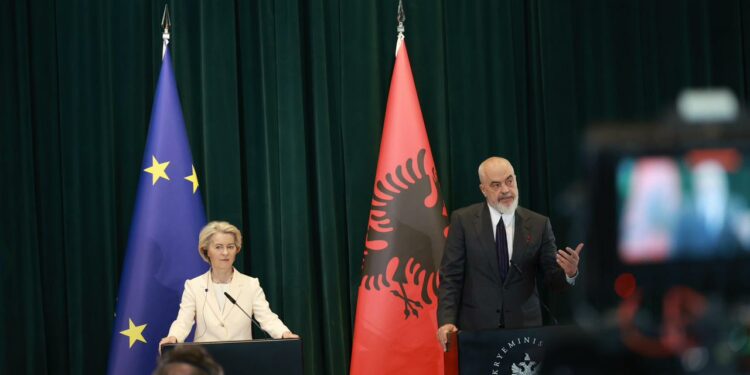 Von der Leyen në Tiranë: Shqipëria në rrugën e duhur drejt BE, keni bërë progres