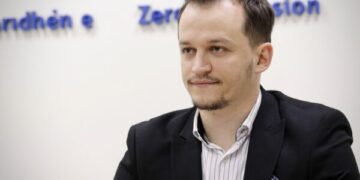 Cakolli: Qeveria në detyrë s’ka mandat të miratojë buxhet, është lojë politike e menduar mirë