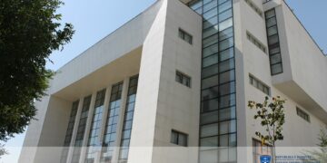 Gjakovë: Dërgohet në paraburgim i dyshuari që sulmoi një polic