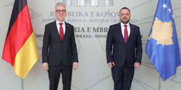 Maqedonci takohet me ambasadorin e Gjermanisë, flasin për sigurinë në vend