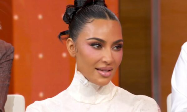 Kim Kardashian “merret pak” me shkencë dhe ia huq fort: “Njeriu nuk ka zbritur kurrë në Hënë, gjithçka është e sajuar”