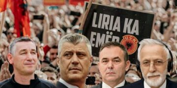 Këta janë folësit e protestës së sotme në Tiranë