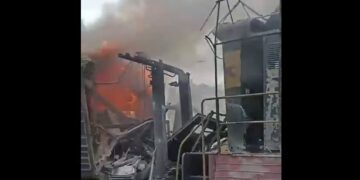 Zelensky: Sulm i egër rus ndaj civilëve, u godit një tren plot me pasagjerë