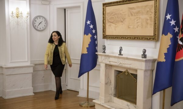 Osmani flet me partitë për president që e zgjedh direkt populli: Duhen ndryshime kushtetuese, s’është e pamundur