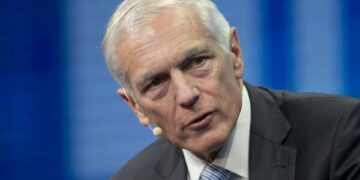 Gjenerali Wesley Clark konfirmohet zyrtarisht si dëshmitar i mbrojtjes së Thaçit