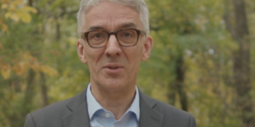 Ambasadori i ri gjerman iu prezantohet me një video kosovarëve: Mezi pres t’ju njoh, Kosova partner i rëndësishëm