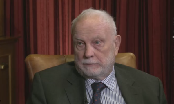 Profesori briatnik: Partia e Kurtit po humb mbështetje edhe për shkak të mendimit të paqartë për gjykimin në Hagë