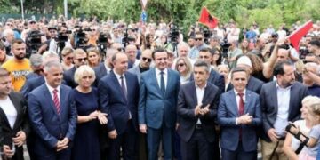 Kurti e feston fitoren e VLEN në disa komuna në RMV, i gëzohet bashkëpunimit me Qeverinë e Mickoskit: I kemi thelluar raportet