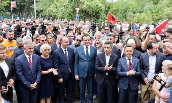 Kurti e feston fitoren e VLEN në disa komuna në RMV, i gëzohet bashkëpunimit me Qeverinë e Mickoskit: I kemi thelluar raportet