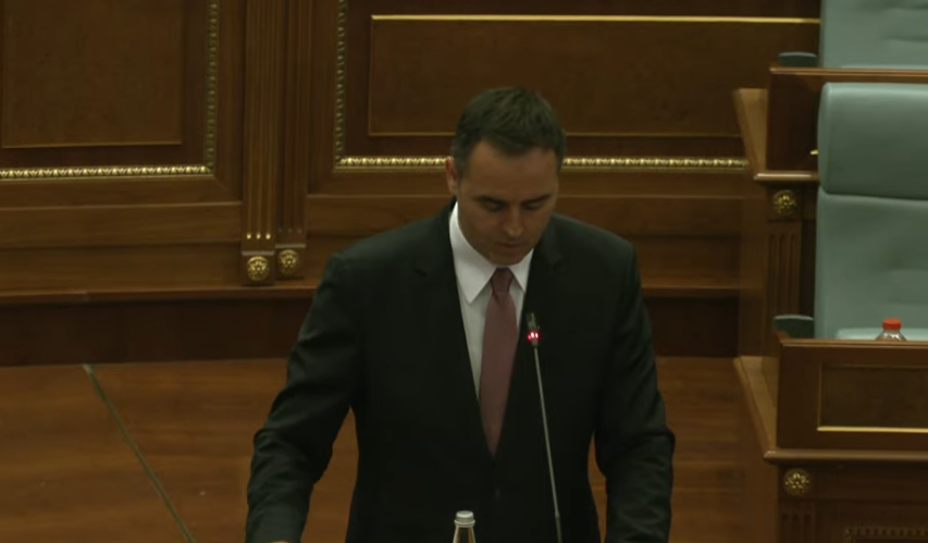 Konjufca nis fjalimin para Kuvendit: Pa një qeveri të re thellohet kriza në Kosovë