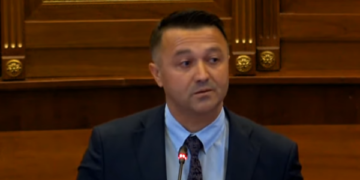 A ka votë për Konjufcën?- Kështu përgjigjet deputeti, Veton Berisha!