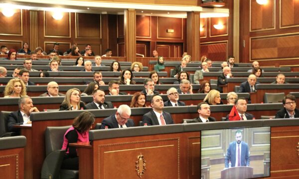 VV nga ora 11:00 mblidhet në Kuvend, “seanca” po shihet si operacion i ri i Kurtit për fajësim të partive dhe kartë për fushatë zgjedhore