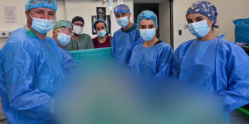 Operacion i rrallë në QKUK, hiqet tumori me përmasa 16 centimetra