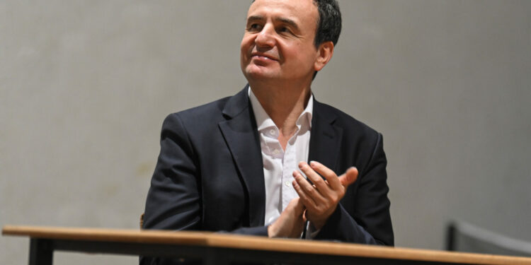 Kurti: Nga nesër rriten për 50% shtesat, përfitojnë 400 mijë fëmijë