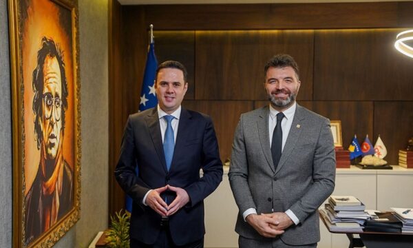 Ermal Sadiku i bashkohet LDK’së, Abdixhiku: Forcim i ekipit tonë, vizioni i tij profesional vlerë e çmuar për vendin