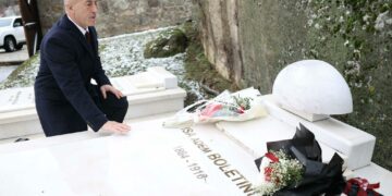 Ramush Haradinaj për Isa Boletinin: Mbetet frymëzim për secilin shqiptar