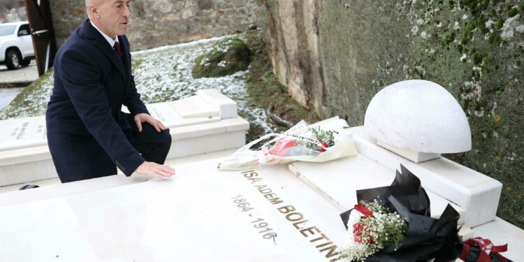 Ramush Haradinaj për Isa Boletinin: Mbetet frymëzim për secilin shqiptar