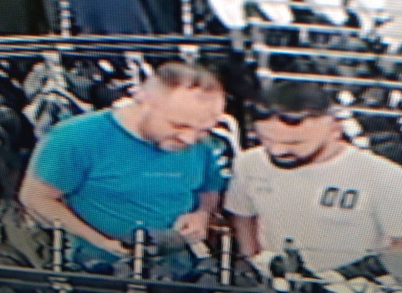 Lajmëroni policinë nëse shihni këta dy persona, dyshohen për vjedhje (FOTO)