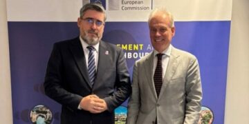 Ministri serb për Integrime Europiane takohet me zyrtarin për zgjerim të BE-së: Po shqyrtojmë mënyrat për anëtarësim të përshpejtuar