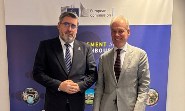 Ministri serb për Integrime Europiane takohet me zyrtarin për zgjerim të BE-së: Po shqyrtojmë mënyrat për anëtarësim të përshpejtuar