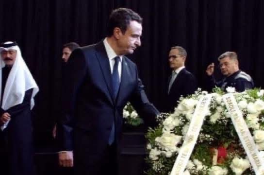 Albin Kurti bën homazhe për Fatos Nanon në Tiranë