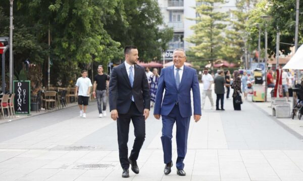 Bedri Hamza: Dilni e votoni në këto orë të fundit, vendosni për Mitrovicën