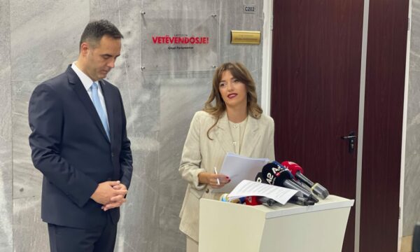 Votat për Konjufcën, Haxhiu: Do të siguroheshin, nëse deputetët do të ishin të lirë nga presionet e kryetarëve të partive