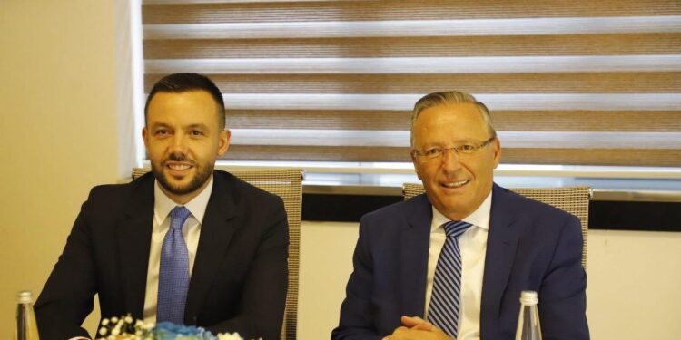 Bedri Hamza ia uron fitoren Pecit, falënderon mitrovicasit për Arian Tahirin