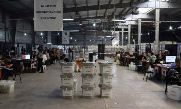 Rrustem Mustafa për dëshminë e Hill-it: Disa mbetje të Millosheviqit janë ende në Kosovë