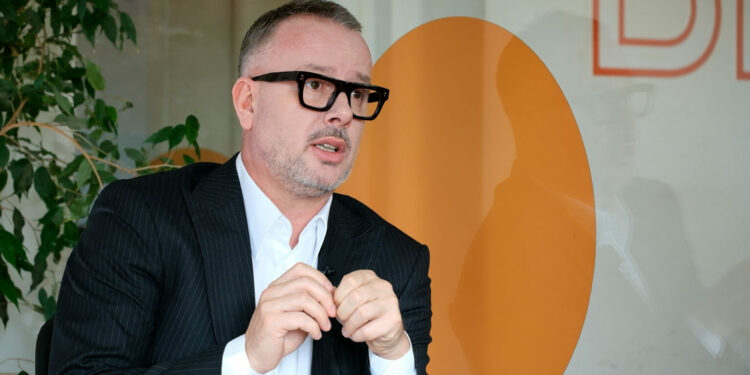 Kajtazi: Aktakuza e Rozeta Hajdarit konfirmon se Albin Kurti është i korruptuar