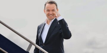 “Më krahasuan me Millosheviqin”, Faton Peci dorëzon kallëzim penal kundër Ekrem Llukës, Lirim Mehmetajt dhe Ermal Pandurit